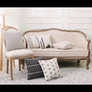 4 Pillow Covers 18x18